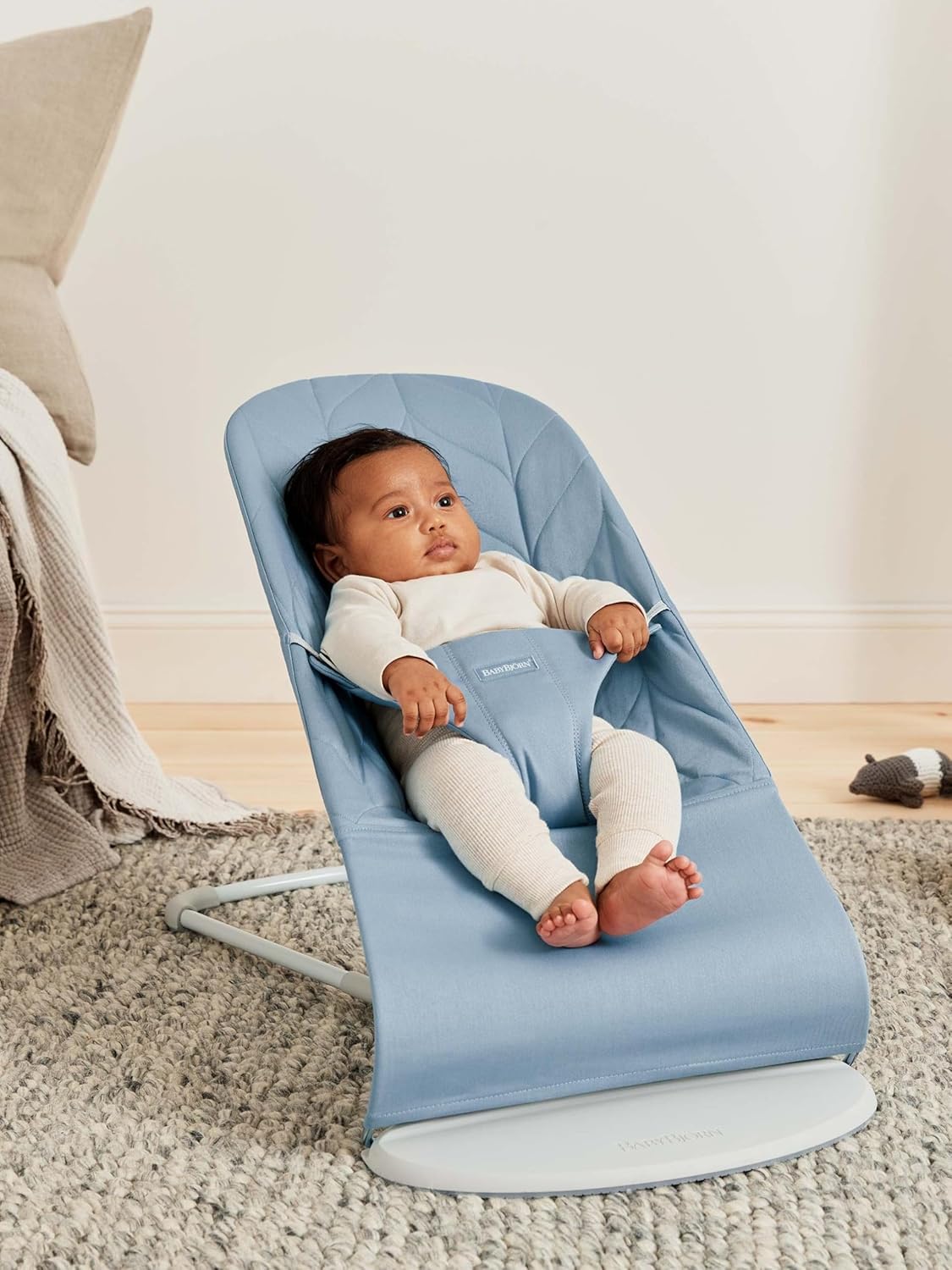 BabyBjörn Bouncer Bliss, Blue, Woven, Petal Quilt, Lightweight & Portable