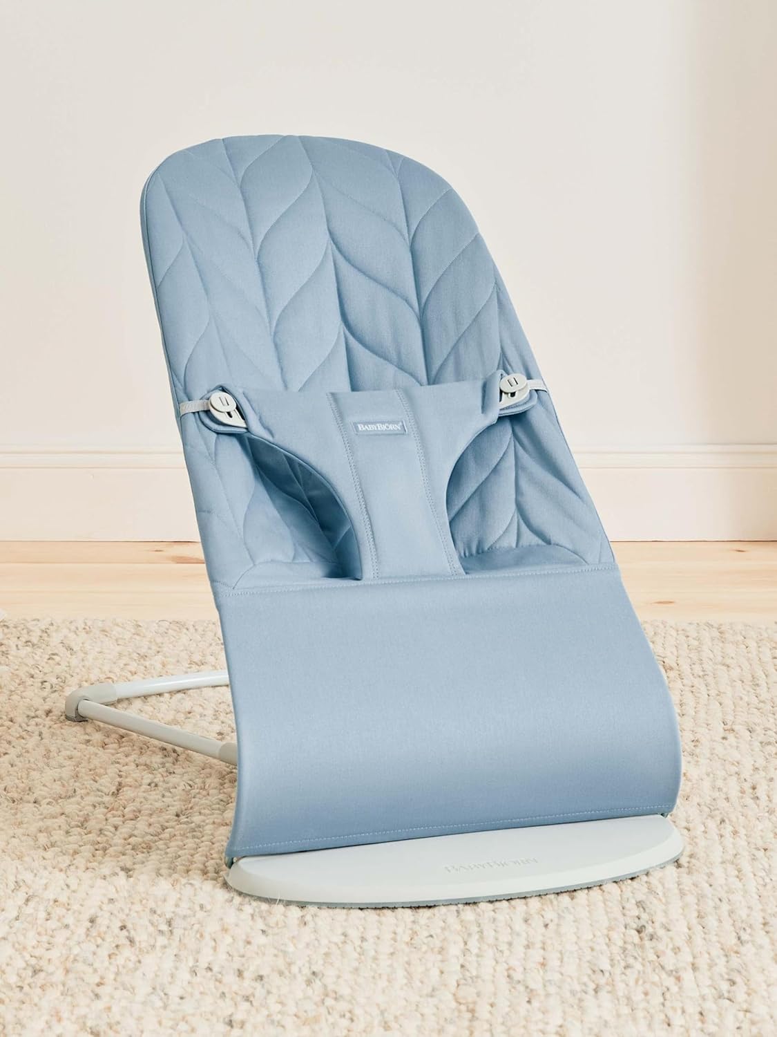 BabyBjörn Bouncer Bliss, Blue, Woven, Petal Quilt, Lightweight & Portable
